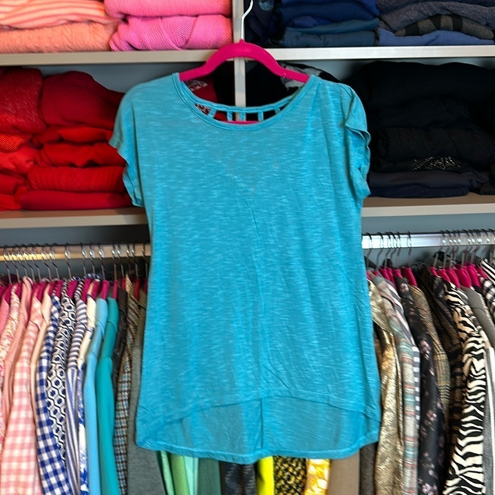 The Limited teal short sleeve hi low back cut out top size XS NWT
